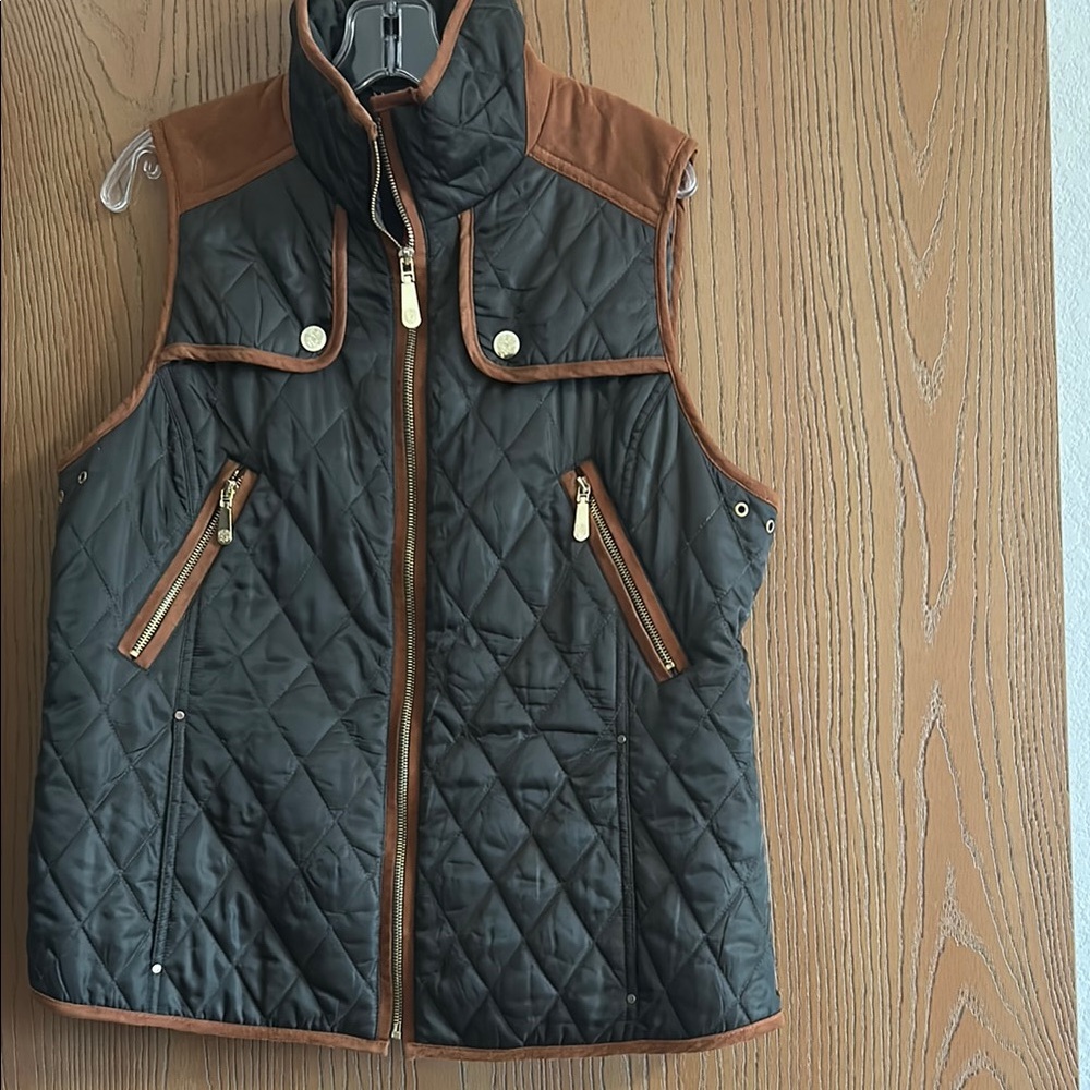 Vince Camuto Quilted Vest Black and Brown with High Collar Like New